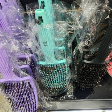 E-commerce Curly Hair Products & accessories thriving business. WORK FROM HOME.