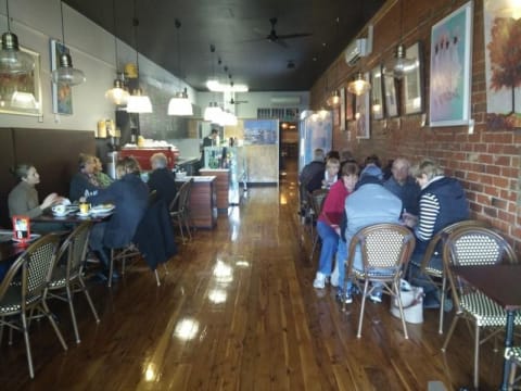 Cafe in the Heart of the Sun Country Playground