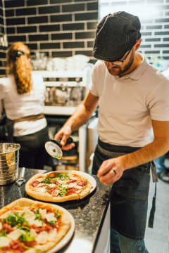 Pizza shop with huge potential to increase sales [2408151]