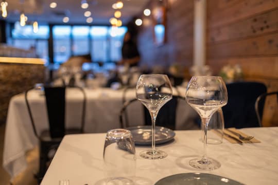 RESTAURANT & BAR