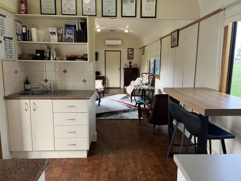 RELOCATE A HIGHLY SUCCESSFUL, AWARD WINNING B&B OPERATION