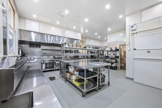 LEASEHOLD - Bull & Mouth Hotel Motel, Maryborough VIC - 1P0576