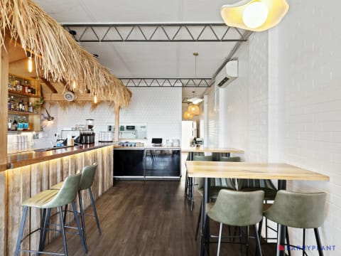 Kelp - San Remo.  Cocktail, Wine & Dining Bar  - Thriving business for Sale