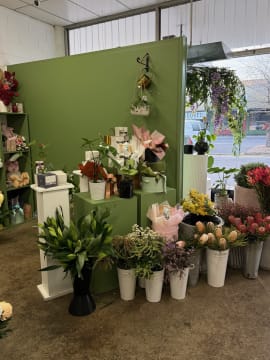 ESTABLISHED PROFITABLE FLORIST BUSINESS - STRONG REPUTATION, MULTIPLE REVENUE STREAMS, PROVEN PER...