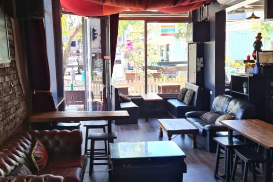 UNDER OFFER - Iddy Biddy Bar