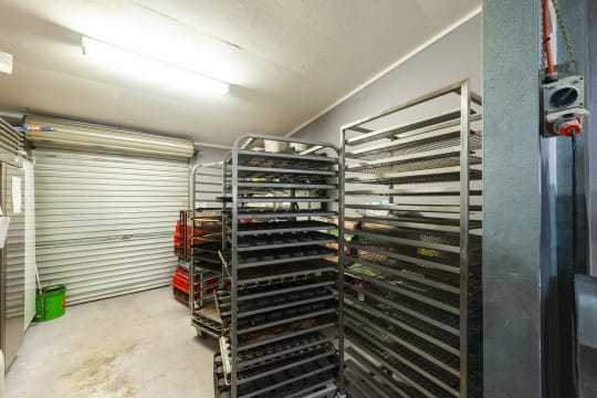 Hs06utcbziwpemuorq1y