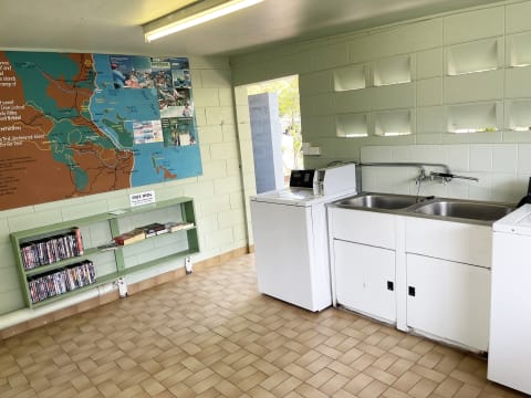 Far North Queensland Coastal Tropical Caravan Tourist Park - 896CPF