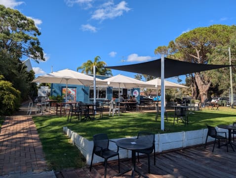 Waterfront Licensed Café  – Freehold & Business Opportunity
