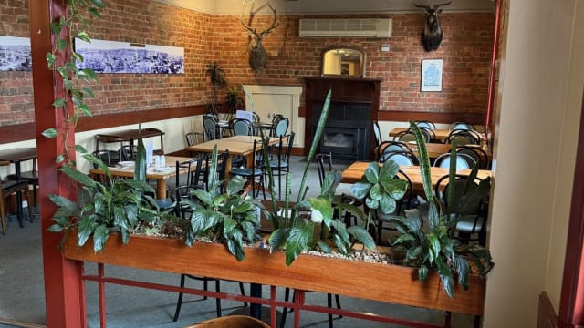 Historic Ballarat Pub with Accommodation & Multiple Income Streams