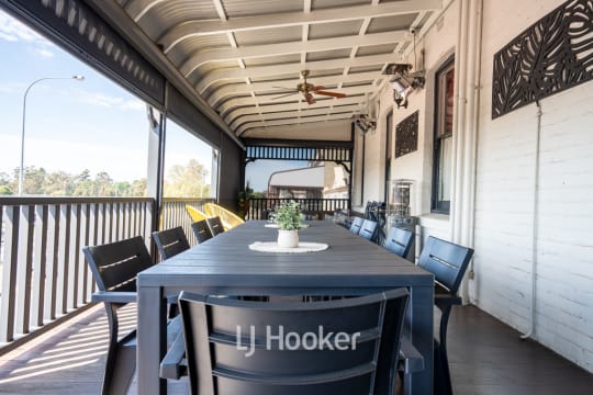 A Collie Institution with a Newly Added Accommodation Income Stream