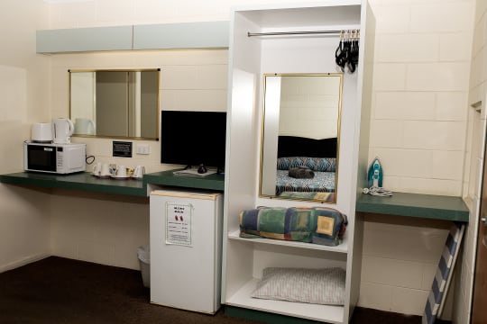 CENTRAL QLD COASTAL FREEHOLD MOTEL - 2917MF