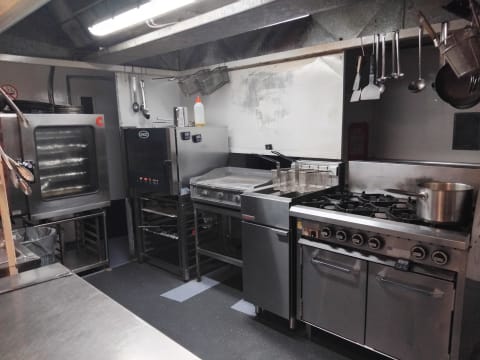 BELOW REPLACEMENT VALUE ROCKY CAPE TAVERN FHGC $995,000+sav