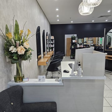 Boutique Hair Salon Prime Coastal Location, Modern Fitout & Loyal Clientele
