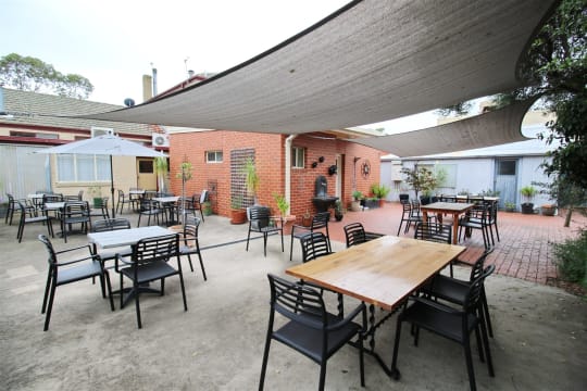 FULLY LICENSED CAFE, HEAVY TOURIST AREA IN HEYFIELD.