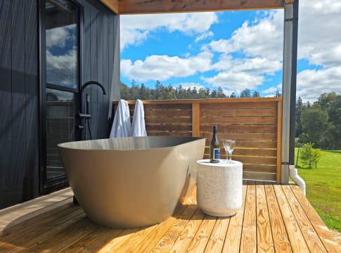 LUXURY TOURISM RETREAT & LIFESTYLE PROPERTY | APPROVED EXPANSION | TASMANIA