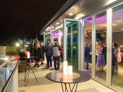 Aurora Skydeck - Adelaide CBD stunning views - Bar and Function Venue