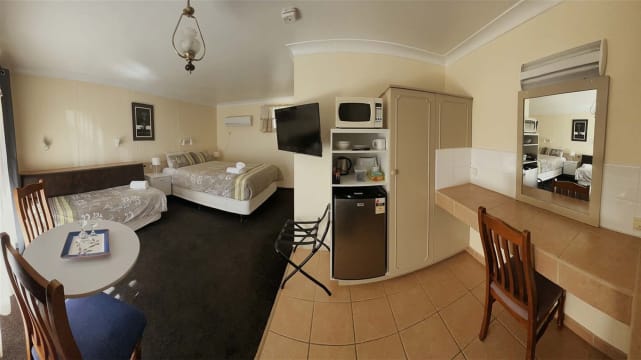 Under Contract - Profitable Leasehold Motel with Caravan Park & Camp sites in Ballarat