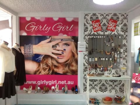 LADIES FASHION RETAIL STORE  WITH FULLY FUNCTIONING ON-LINE WEBSITE