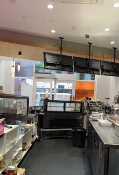 Prime Liverpool St Shop – Ideal for Café / Restaurant / Takeaway (Near-New Fit-Out)