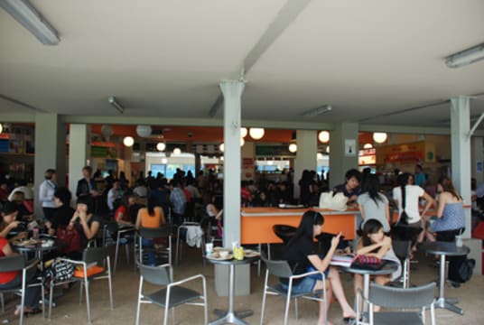 TAKE AWAY FOOD - TAKING $28,000 PW.   FULLY UNDER MANAGEMENT. 4 PERSON OPERATION. LOW RENT & OVER...