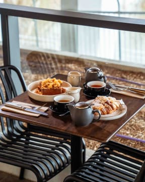 Richmond's Only Restaurant with Yarra River Views SV1579