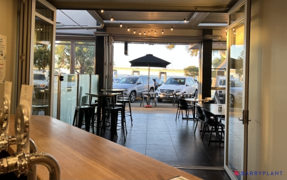 Pizza & Cocktails with a View – Your Sea-Change Starts Here!