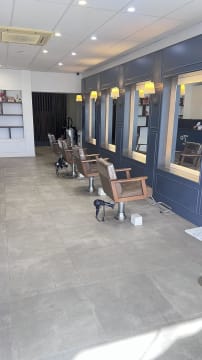 FULLY FITTED HAIR SALON  WALK IN & START TRADING