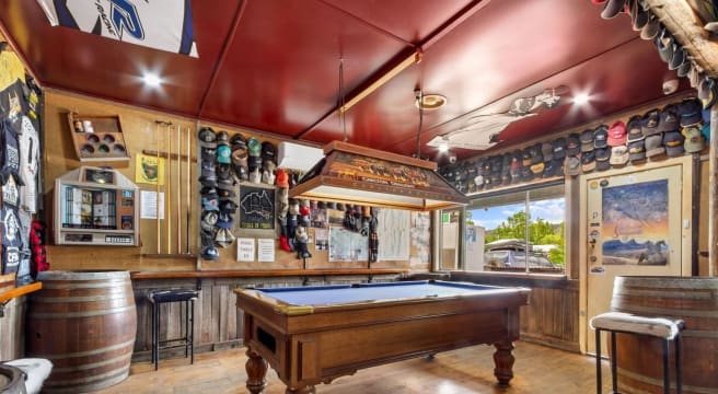 Exceptional Hotel & Motel country Pub for sale.
