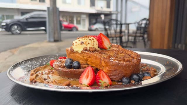 Busy Sydney Suburb Cafe – Kogarah, NSW