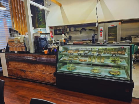 Primal Food Cafe – Prime Meadowbrook Location – Ready for Immediate Revival