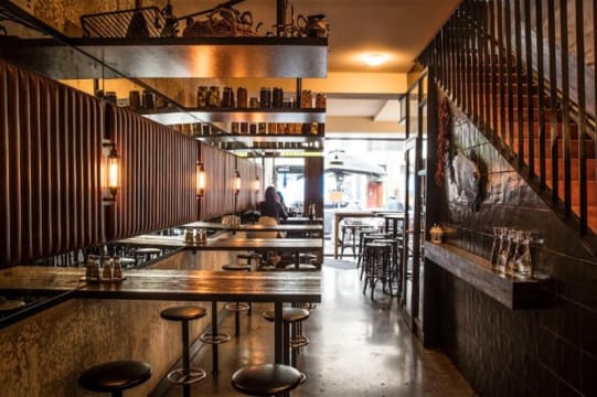ICONIC WINE BAR and PIZZERIA IN PRIME LOCATION