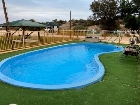 HAMELIN POOL CARAVAN PARK & POST OFFICE & LIQUOR