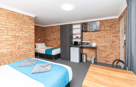 THE ONLY STANDALONE MOTEL IN TOWN, A RARE FREEHOLD OPPORTUNITY - 419MF