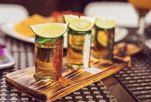 Long Standing Restaurant - Vibrant Dining Destination