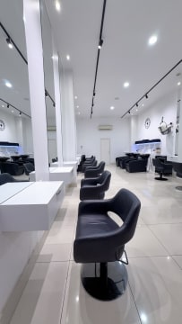 ESTABLISHED GEELONG HAIR SALON FOR SALE