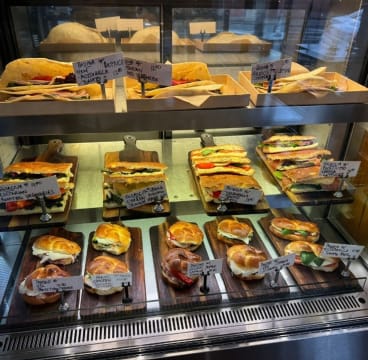 Inner-North Italian Bakery/Café – Prime Corner Location | Live-In Opportunity