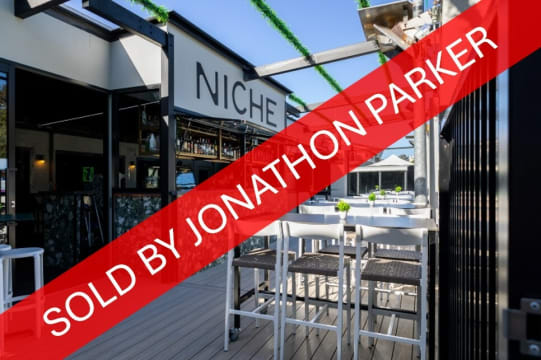 SOLD - NICHE BAR – LEEDERVILLE – UNIQUE OPPORTUNITY!!