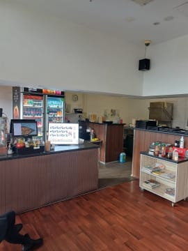 Business for Sale: Prime 5-Day Restaurant / Cafe