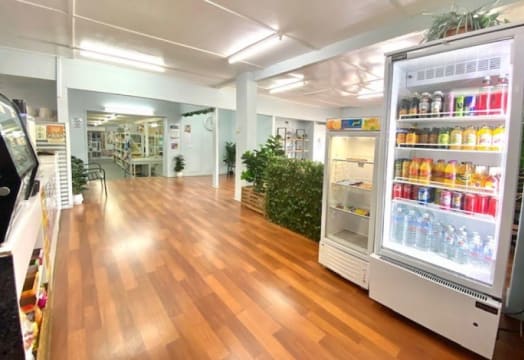 Thriving Outback Café & Gift Shop (+ Freehold Building*)