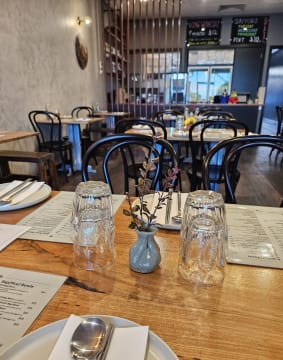 Well-established Asian Restaurant in Geelong for Sale