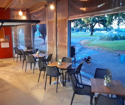 LEASEHOLD - Gardens Lake Cafe, Ararat VIC - 1P0617