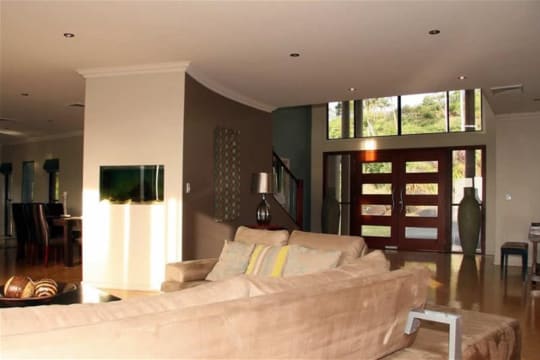 FREEHOLD 7.5 ACRES & HOLIDAY ACCOMMODATION FOR SALE