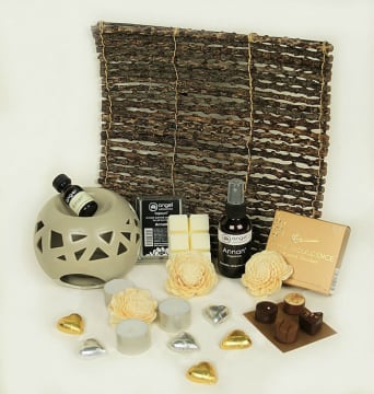 ON-LINE GIFT STORE - A Ready-made business with huge expansion possibilities.