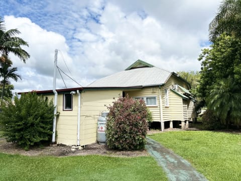 SMALL EASILY MANAGED, TRAMWAY MOTEL - 2086ML
