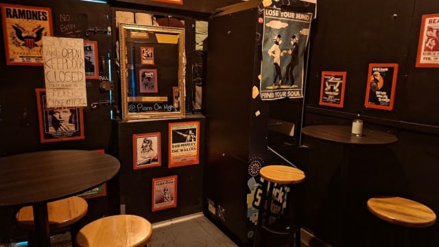 UNDER OFFER - Piano on High - A piano bar with a late night licence