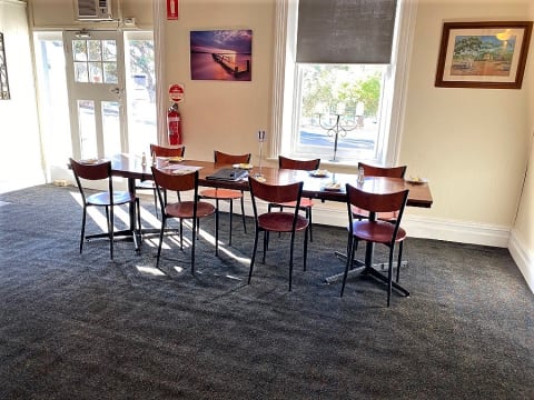 Commercial Hotel in Morgan - Lease