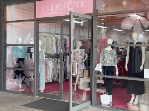 Thriving Fashion Boutique A Community-Focused Social Hub