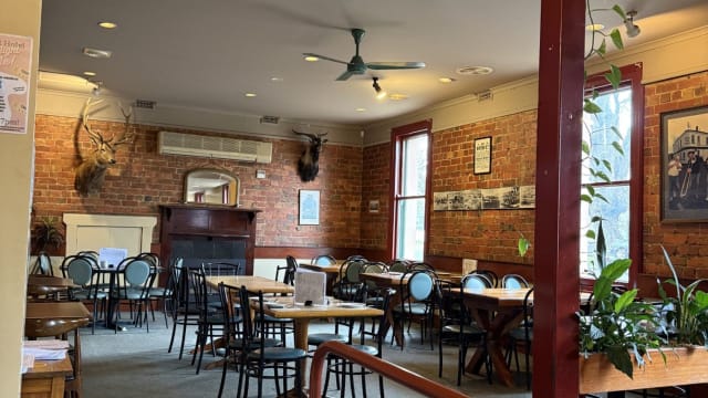 Historic Ballarat Pub with Accommodation & Multiple Income Streams