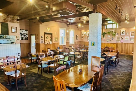 Queen's Head Hotel - Now Priced to Sell at $99,000