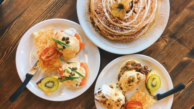 Thriving Cafe in Prime Location near Hospital in Box Hill [2409032]